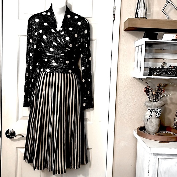 La Gatta Chic Italy Pleated Vertical Striped Midi Skirt Sz M - Picture 1 of 11